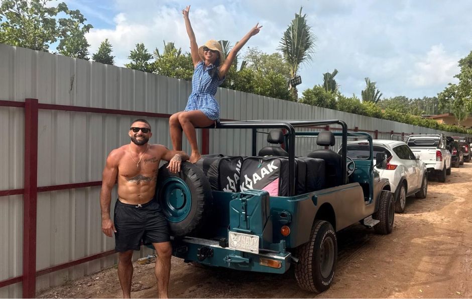Guests with the KYYAAK jeep